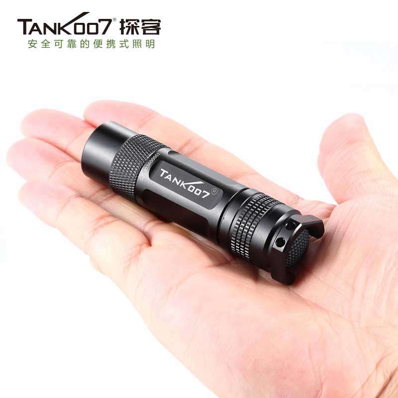 1577508667273147.jpg 手電筒廠家