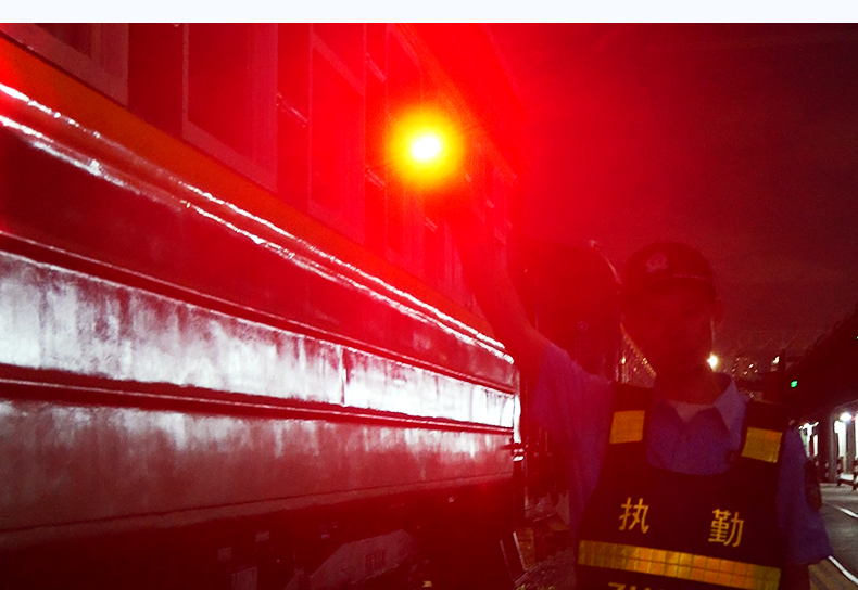 1729826729456679.jpg 手電筒廠家