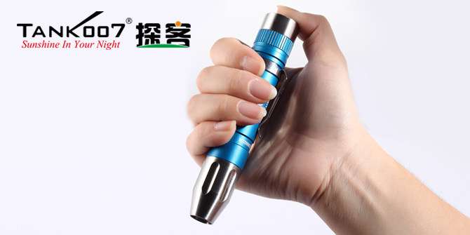 新手收藏家必用珠寶玉石鑒定工具——TANK007照玉手電筒！